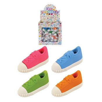 SNEAKER STROKLEÐUR Í SÝNINGARKASSA (84 stk.)
