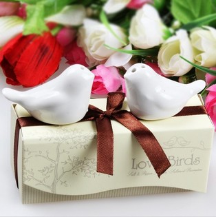 "LOVE BIRDS" Salt- og Pipparsett Br&uacute;&eth;kaupsgj&ouml;f (5 stk.)