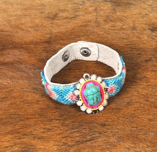 Ibiza-armband &iacute; Silfur&uacute;tliti me&eth; Tyrk&iacute;s B&uacute;dda (1 stk)