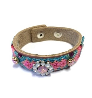 L&uacute;xus armband me&eth; bleiku bl&oacute;mi (Ibiza-st&iacute;ll) - 1 stk.