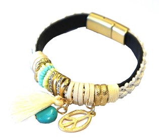 Ibiza Armband Rj&oacute;mahv&iacute;tt me&eth; Sk&uacute;f & Peace-Hring (1 stk.)