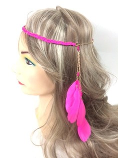 Fl&eacute;tta&eth; h&aacute;rband &iacute; Ibiza-st&iacute;l me&eth; fj&ouml;&eth;rum fuchsia (1 stk)