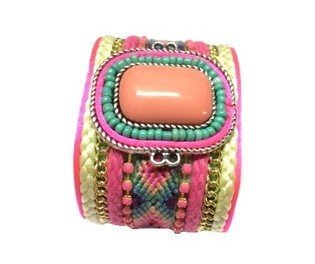 Breitt armband me&eth; bleikum steini (1 stk.)