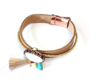 Br&uacute;nt armband me&eth; steini (1 stk)