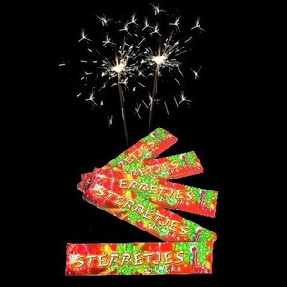 STJ&Ouml;RNULJ&Oacute;S 16 CM - 8 PAKKAR (10 &Iacute; HVERJUM)