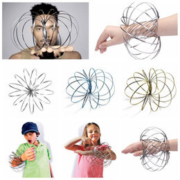 **RAGE 2018** Magic Rings / Flow Rings - Kinet&iacute;skur 3D T&ouml;frahringur - MULTI COLOR | &Aacute; SPJALDI (10 stk.)