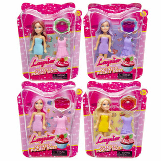 POCKET DOLL / L&iacute;til d&uacute;kka me&eth; fylgihlutum &iacute; s&yacute;ningarkassa (24 stk.)